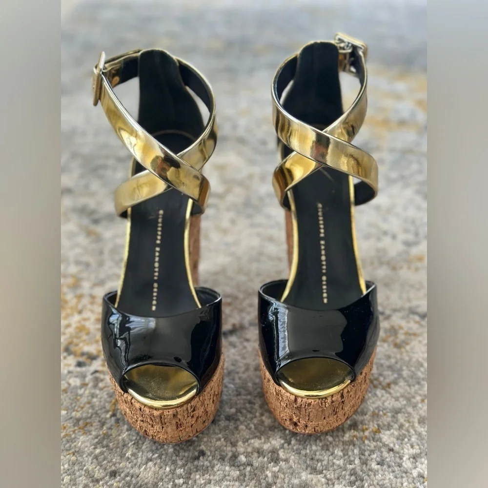 Giuseppe Zanotti Black/Gold Patent Leather Wedge Sandals Size‎ 36.5